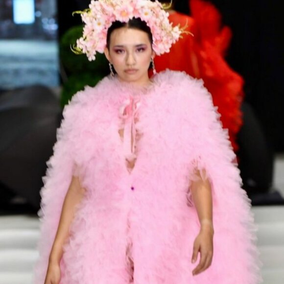 Beautiful Elegant Full Tulle Pink Opera Cape
